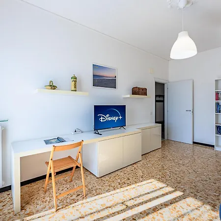 Strategic Center Location - Train - Cruise & Apartment Savona
