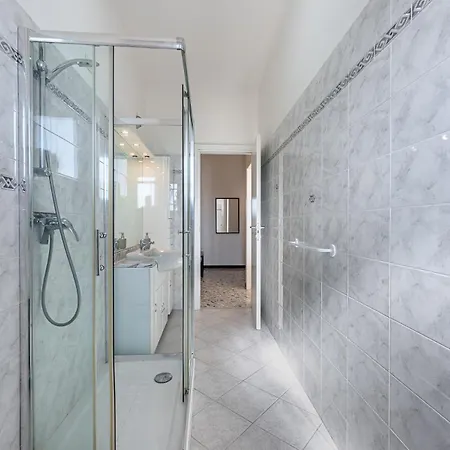 Apartment Strategic Center Location - Train - Cruise &