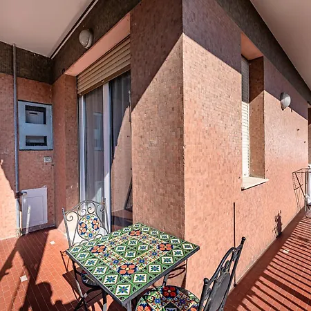 Strategic Center Location - Train - Cruise & Apartment Savona