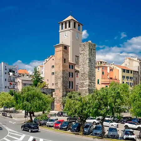 Strategic Center Location - Train - Cruise & * Savona