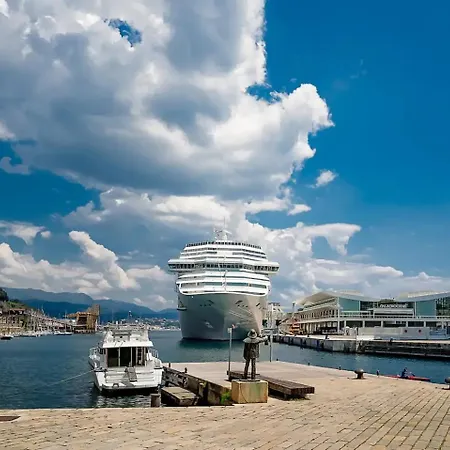 Strategic Center Location - Train - Cruise & Savona