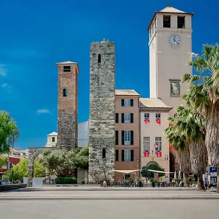 Strategic Center Location - Train - Cruise & * Savona