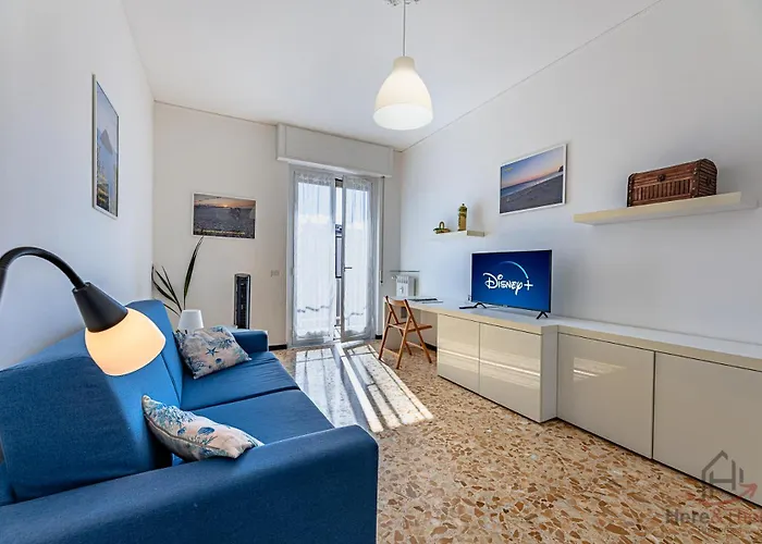Strategic Center Location - Train - Cruise & * Savona