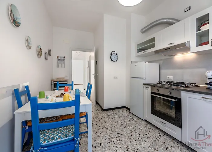 Strategic Center Location - Train - Cruise & Savona