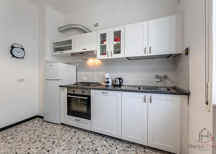 Strategic Center Location - Train - Cruise & Savona