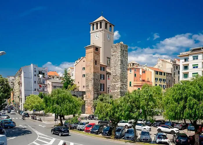 Strategic Center Location - Train - Cruise & * Savona